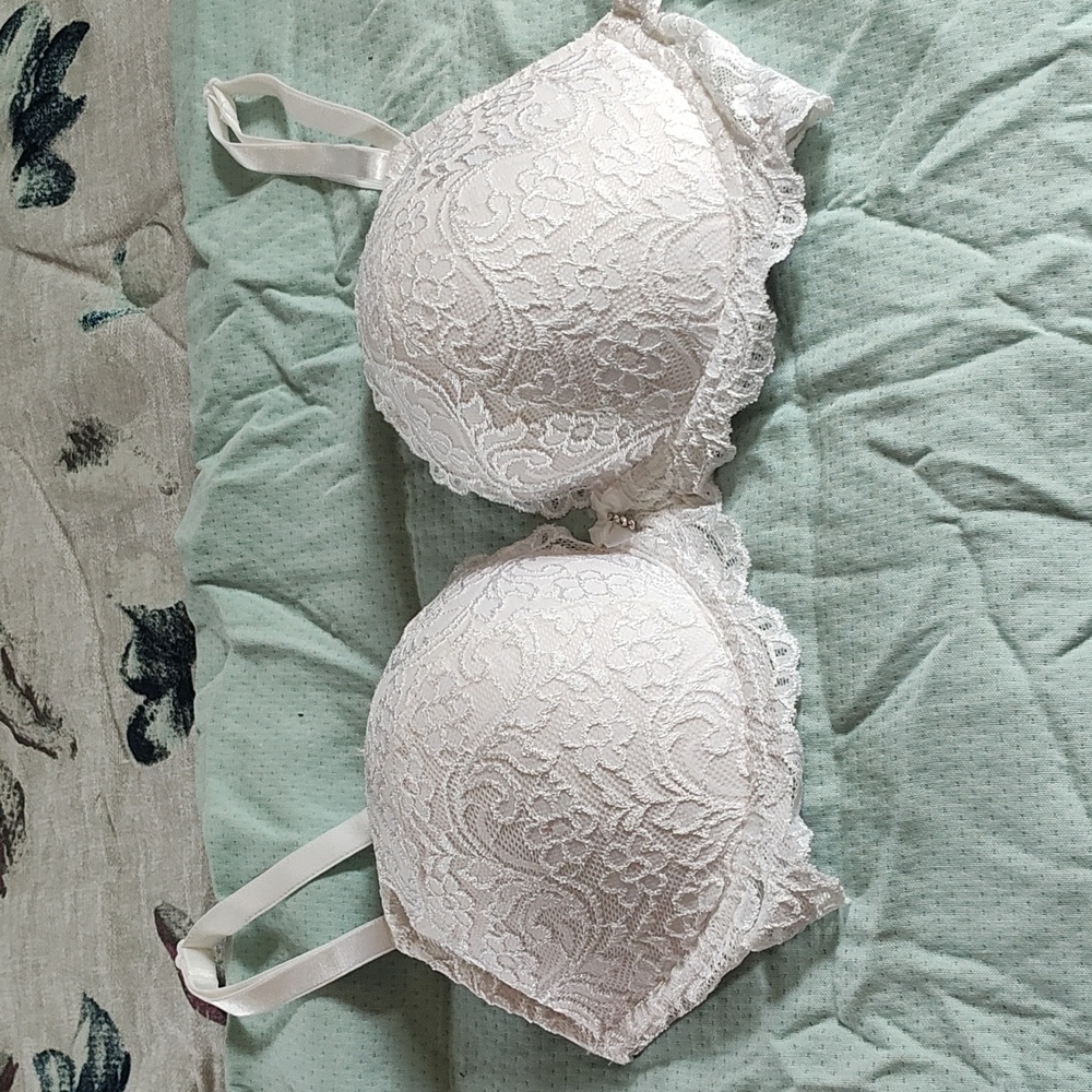 Smart and sexy bra